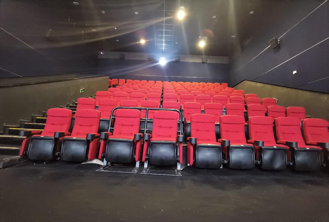 包场电影院,感人的电影,要独自享受